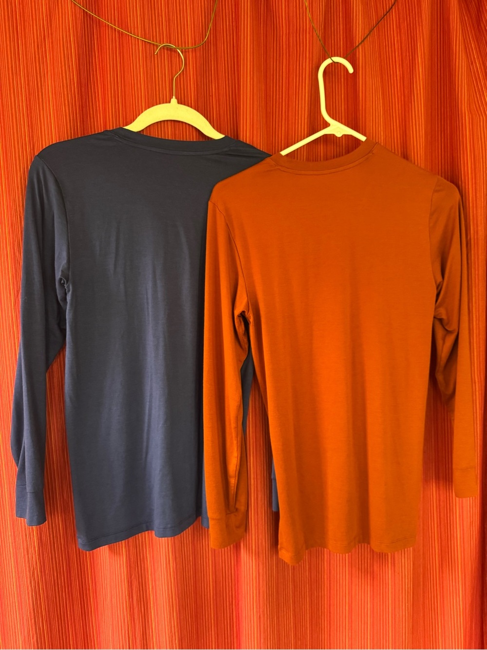 Uniqlo Two Long-Sleeve Heattech Crewneck Shirts - Rust Orange & Slate Blue XS - Picture 2 of 5